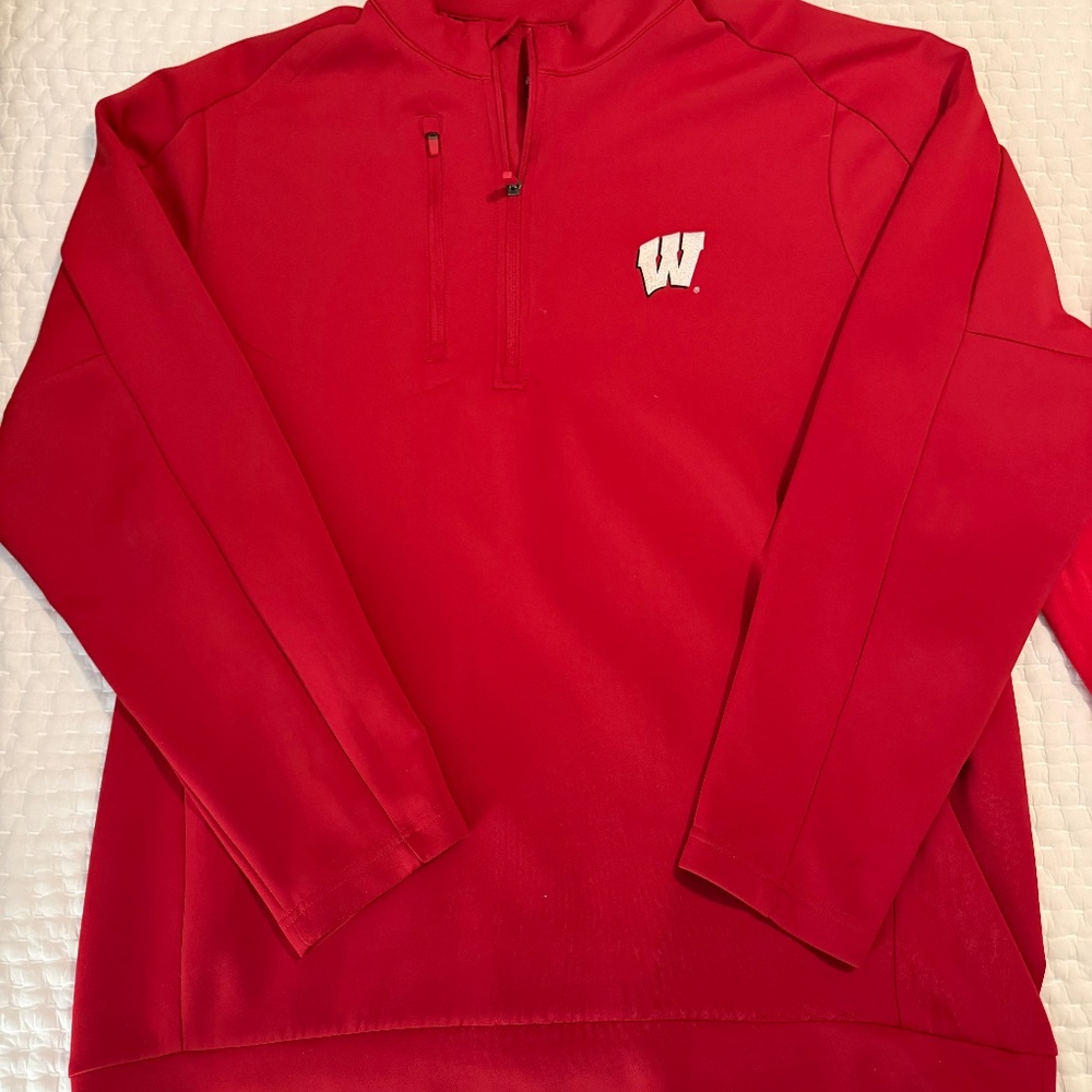 Men’s Wisconsin performance Antigua XL shirt
